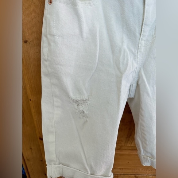 🎉Time And Tru White Denim Shorts Size 4 Distressed - Picture 3 of 10